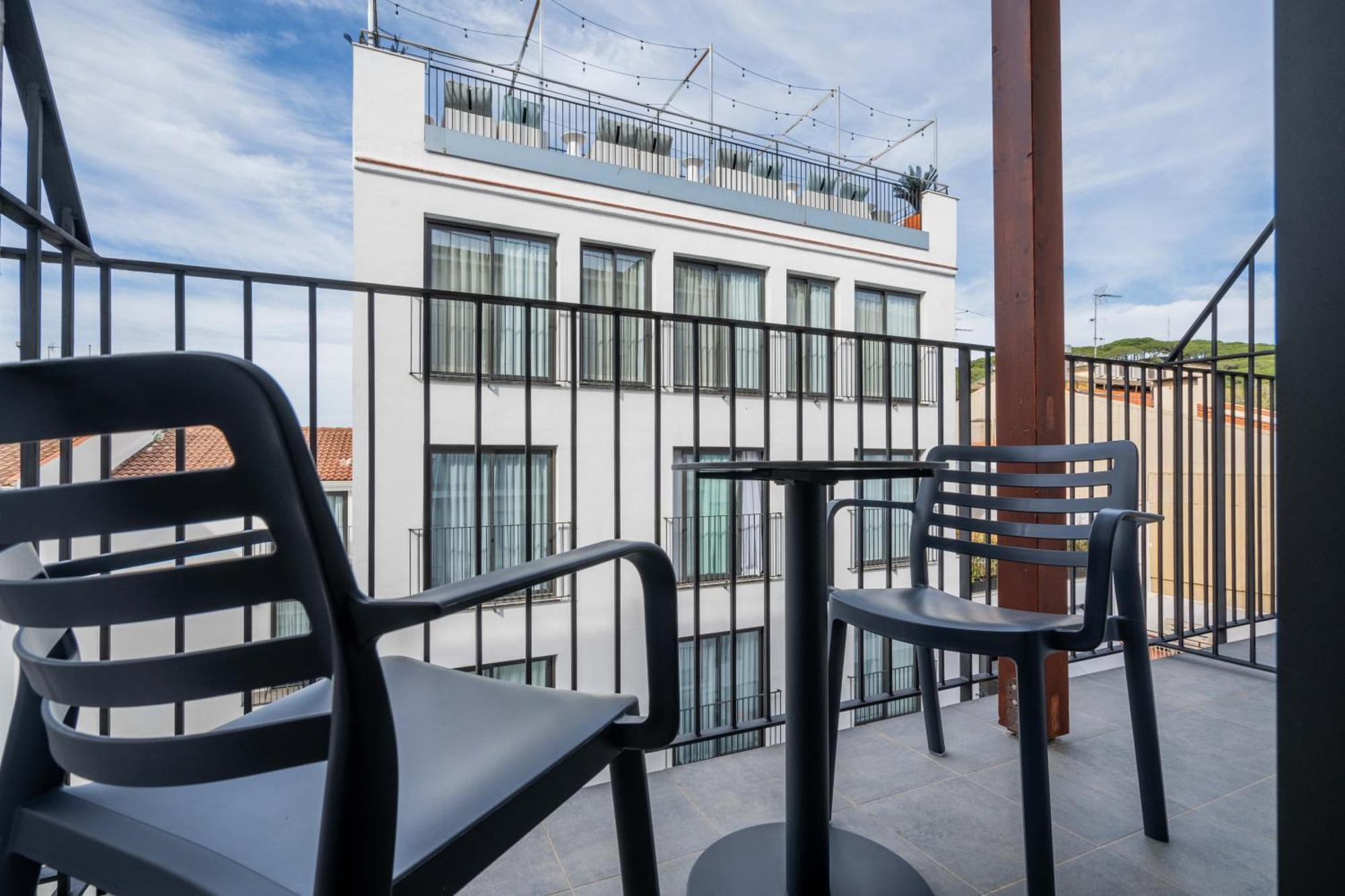 Neptuno & 4 Sup Hotel